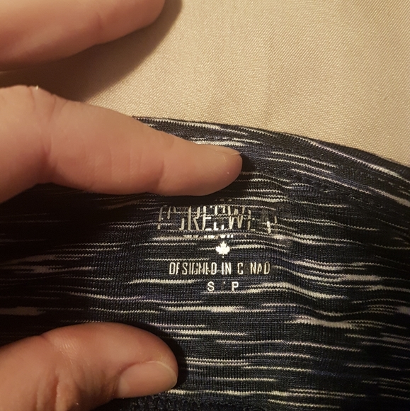 ❄ 2 for 20❄ Workout Capris - Picture 3 of 4